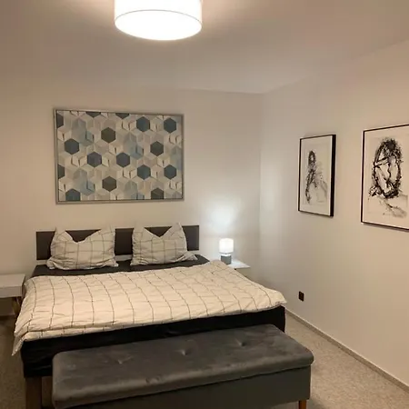 Apartman Lena *